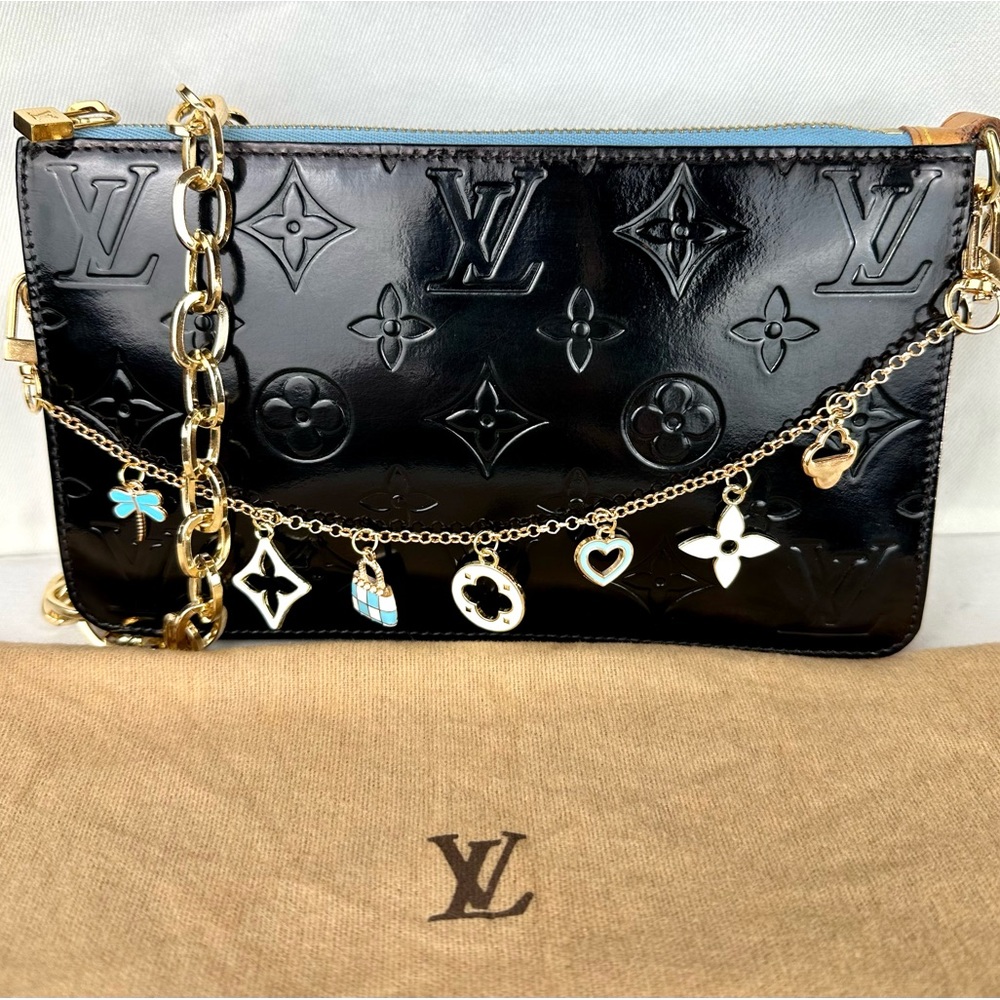Louis Vuitton black Lexington vernis pouch Pochette crossbody w/ charm